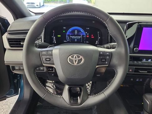 Used 2025 Toyota Camry SE FWD image 26
