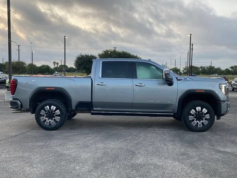 Used 2024 GMC Sierra 2500 Denali w/ Denali Reserve Package AWD/4WD image 4