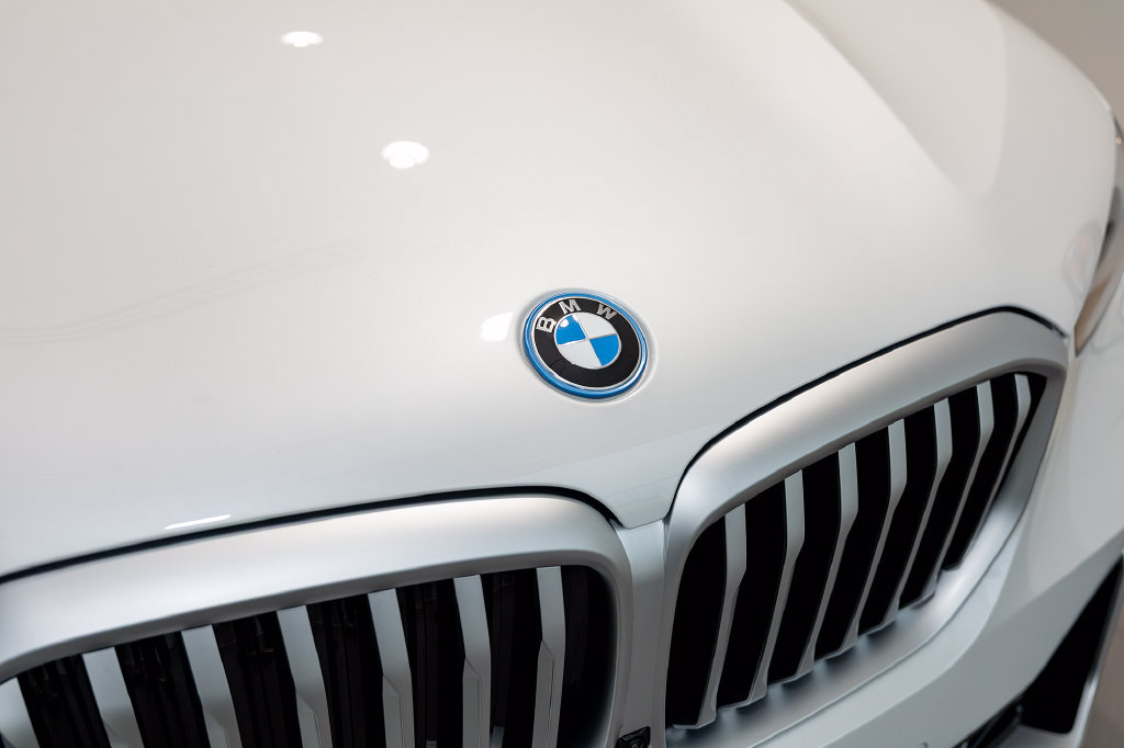 Used 2026 BMW X5 xDrive50e w/ Premium Package AWD/4WD image 16