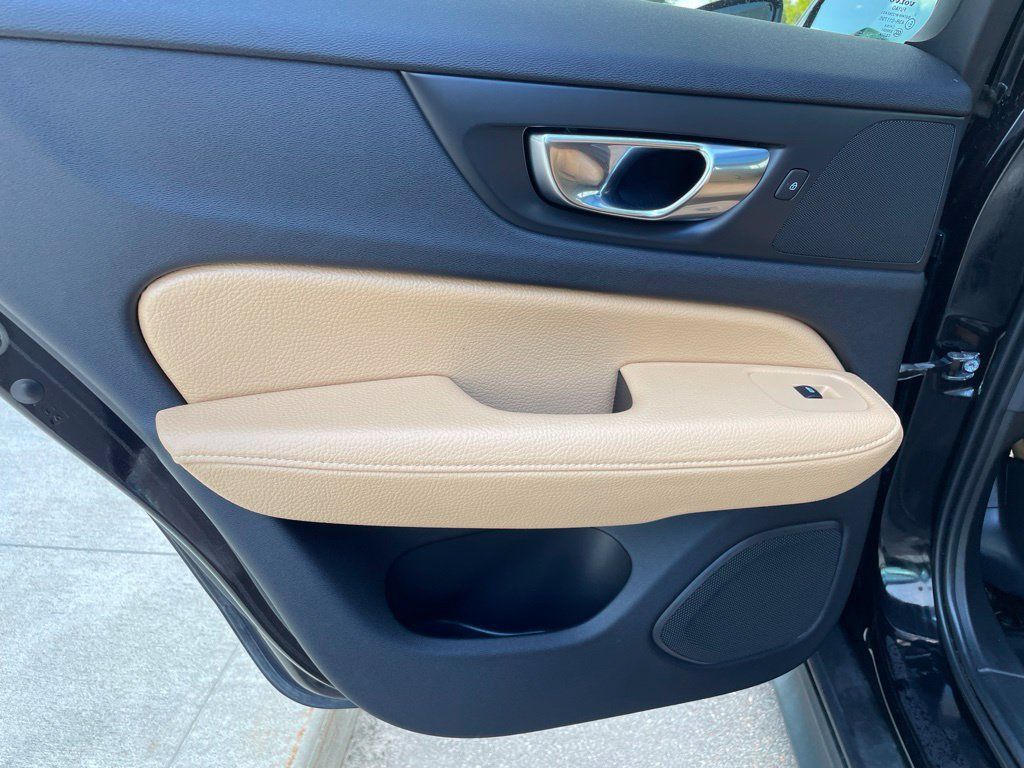 Used 2020 Volvo V60 T5 Cross Country w/ Protection Package Premier AWD/4WD image 15