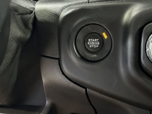 Used 2018 Jeep Wrangler Unlimited Sahara AWD/4WD image 24