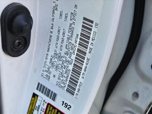 Used 2017 Toyota Tacoma TRD Sport image 22