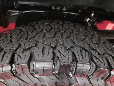 Used 2016 Toyota Tacoma TRD Sport image 89