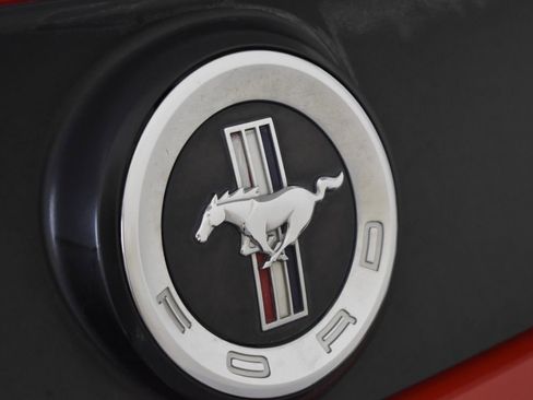 Used 2013 Ford Mustang Convertible image 28