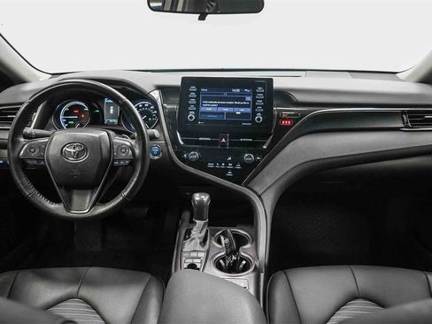 Used 2023 Toyota Camry SE w/ Cold Weather Package image 12