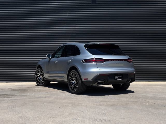 Certified 2026 Porsche Macan AWD/4WD image 3
