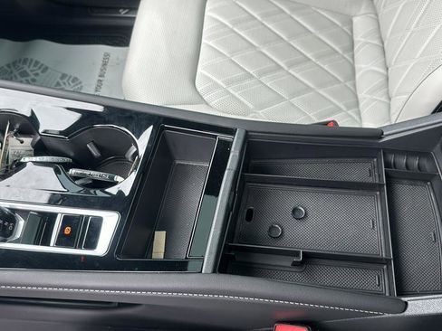 Used 2024 Volkswagen Atlas Cross Sport SEL Premium R-Line image 19