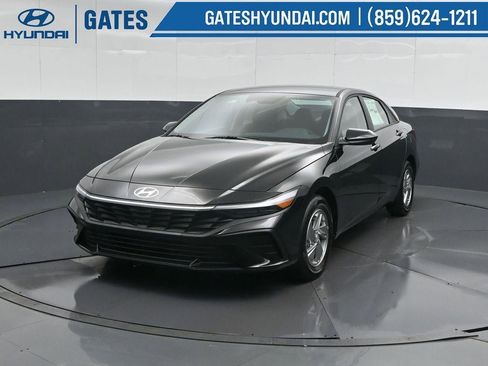 New 2026 Hyundai Elantra SE image 6