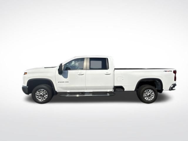 Used 2024 Chevrolet Silverado 2500 LT AWD/4WD image 2