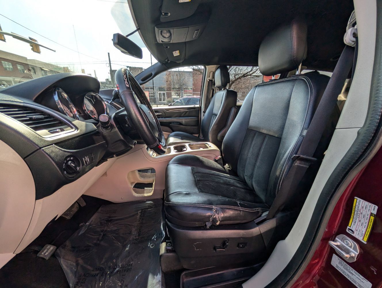 Used 2017 Dodge Grand Caravan SXT FWD image 18