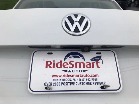 Used 2017 Volkswagen Jetta SE FWD image 39