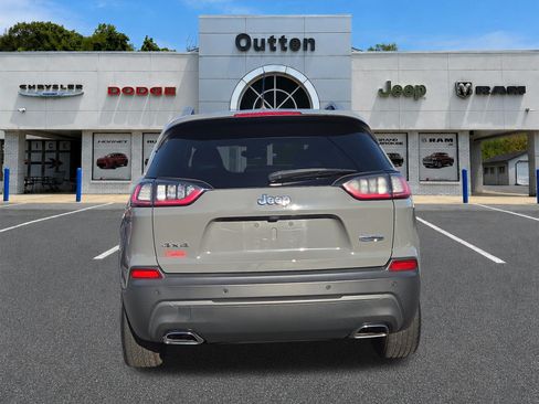 Certified 2021 Jeep Cherokee Latitude Lux w/ Comfort/Convenience Group AWD/4WD image 5
