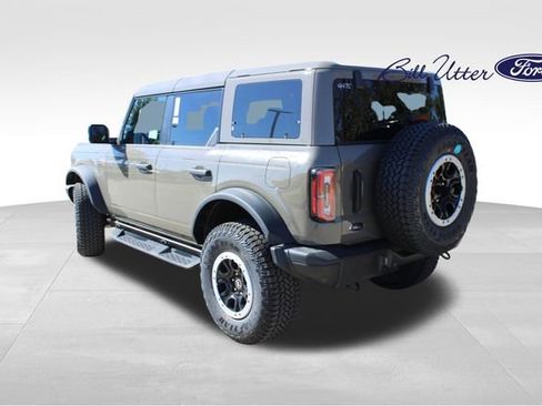 New 2025 Ford Bronco Badlands image 4