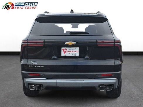 New 2026 Chevrolet Traverse LT image 7