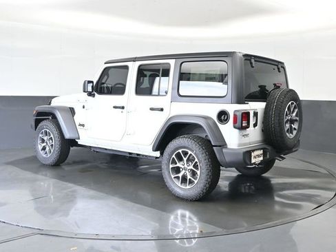 Used 2025 Jeep Wrangler Unlimited Sport AWD/4WD image 7