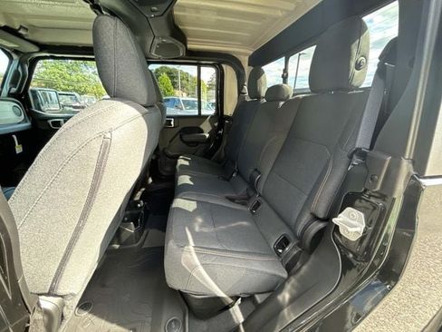 New 2025 Jeep Gladiator Sport AWD/4WD image 5