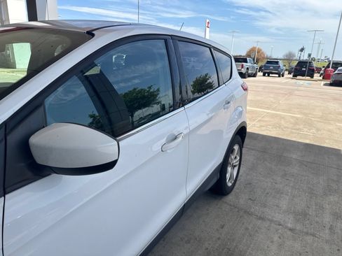 Used 2015 Ford Escape SE AWD/4WD image 4