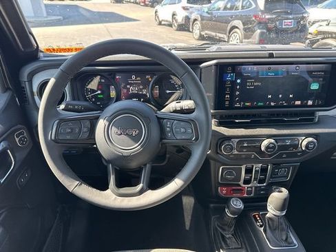Used 2025 Jeep Wrangler Willys 4xe image 10
