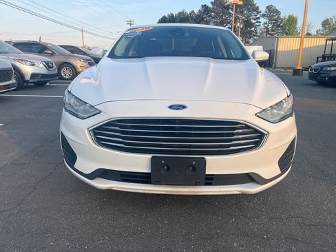 Used 2020 Ford Fusion SE image 2