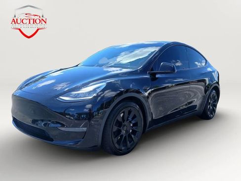 Used 2020 Tesla Model Y Long Range image 1