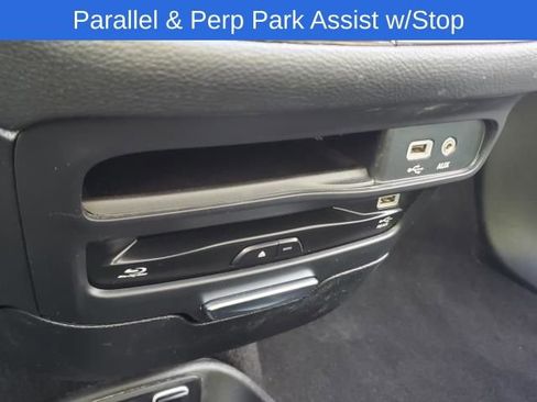 Used 2020 Chrysler Pacifica Limited image 38