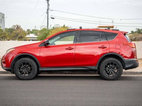 Used 2014 Toyota RAV4 LE AWD/4WD image 2
