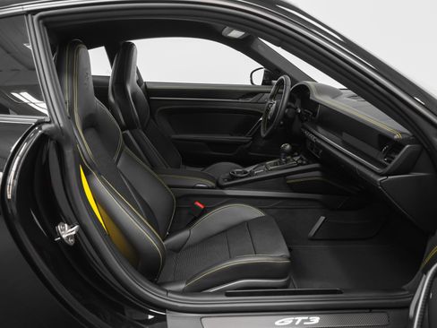 Certified 2026 Porsche 911 GT3 RWD image 40