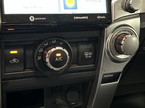 Used 2023 Toyota 4Runner SR5 Premium w/ Moonroof Package AWD/4WD image 9