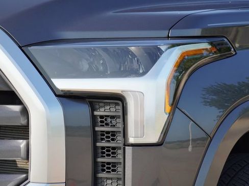 Used 2026 Toyota Tundra Limited w/ Power Package AWD/4WD image 4