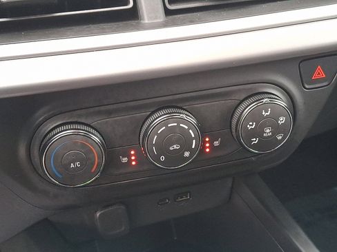 Used 2024 Chevrolet Trax RS image 16