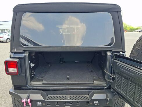 Used 2019 Jeep Wrangler Unlimited Sport S AWD/4WD image 29