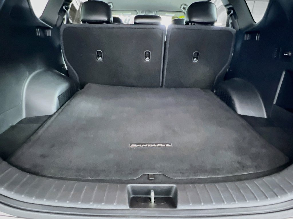 Used 2020 Hyundai Santa Fe SE w/ Cargo Package FWD image 30