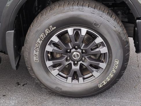 Used 2019 Nissan Titan PRO-4X w/ Pro-4x Utility Package AWD/4WD image 10