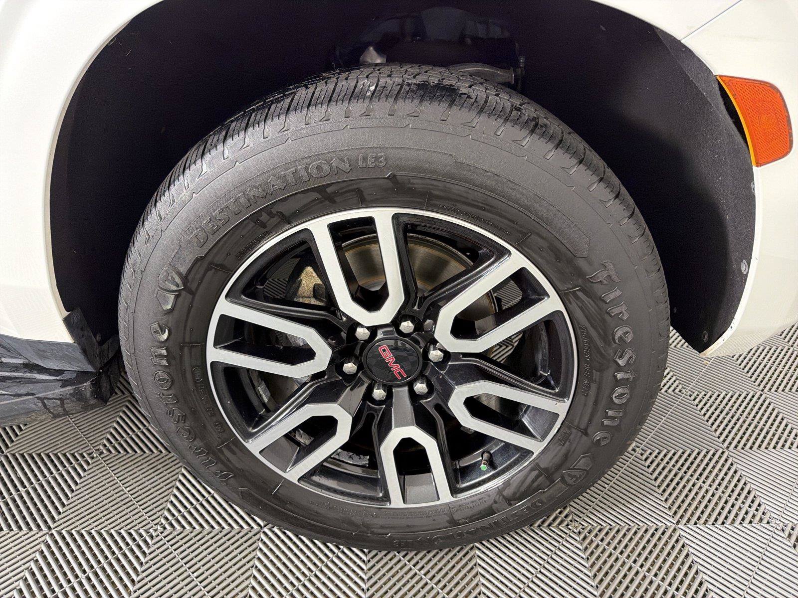 Used 2023 GMC Yukon XL AT4 w/ LPO, Floor Liner Package AWD/4WD image 10