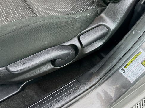 Used 2013 MAZDA MAZDA3 i Touring image 17