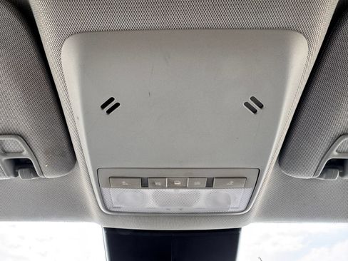 Used 2019 Chevrolet Trax LT w/ LT Convenience Package FWD image 30