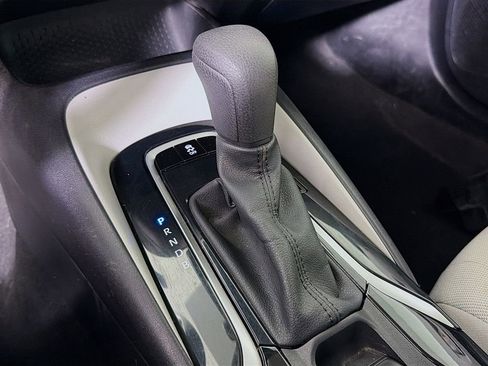 Used 2022 Toyota Corolla LE image 20