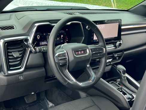 Used 2024 GMC Canyon Elevation image 14