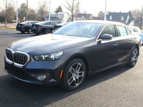 New 2026 BMW 530i xDrive w/ Executive Package AWD/4WD image 4