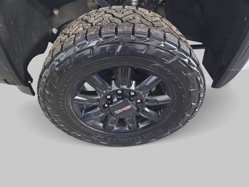 Used 2024 GMC Sierra 2500 AT4 w/ AT4 Preferred Package image 31