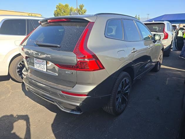 Used 2026 Volvo XC60 B5 Plus AWD/4WD image 4