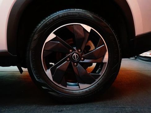 Certified 2025 Nissan Rogue SV AWD/4WD image 70