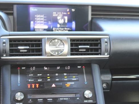 Used 2018 Lexus IS 300 image 15