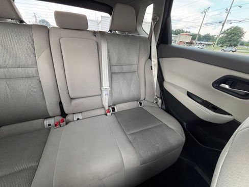 Used 2025 Nissan Rogue SV AWD/4WD image 40