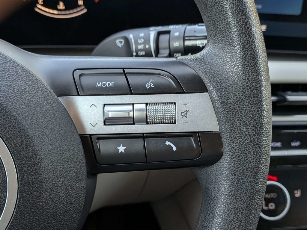 Certified 2025 Hyundai Tucson SEL AWD/4WD image 32