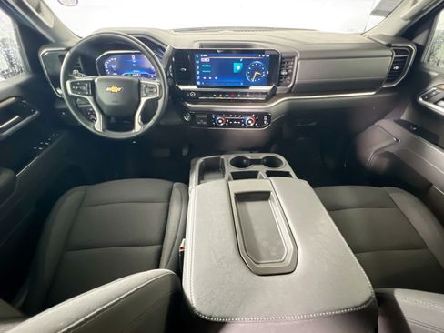 Used 2025 Chevrolet Silverado 1500 LT AWD/4WD image 29