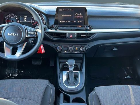 Used 2024 Kia Forte LXS w/ LXS Technology Package image 6