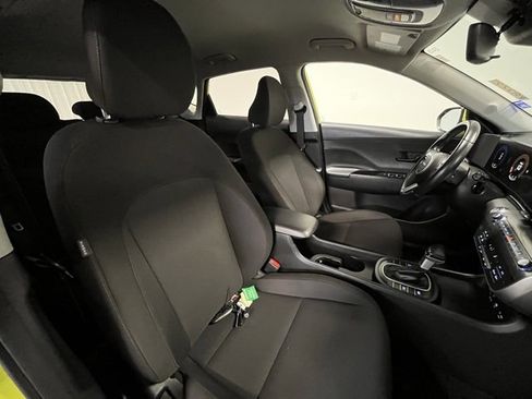 Used 2024 Hyundai Kona SEL image 9