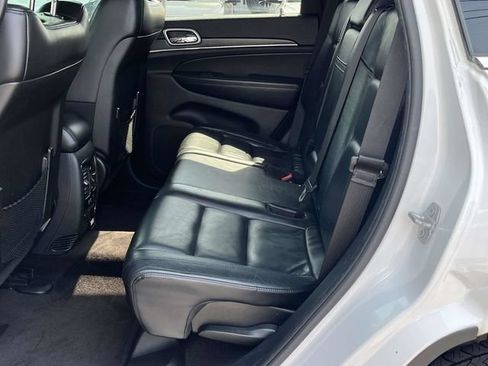 Used 2018 Jeep Grand Cherokee Limited AWD/4WD image 15