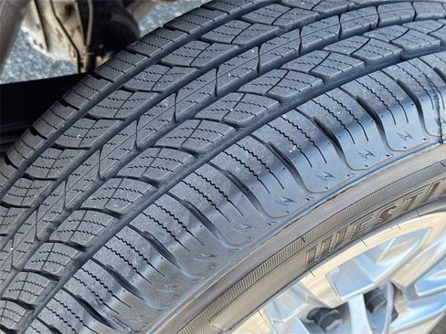 Used 2024 Chevrolet Silverado 2500 LT image 32